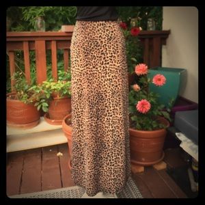 Fun LEOPARD PRINT MAXI SKIRT (w short side slit)